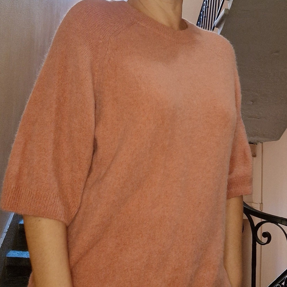 Pull tout doux rose à manches courtes